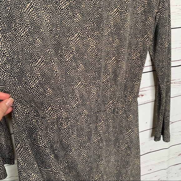 Doncaster | Neutral Print Peplum Top - Picture 2 of 5